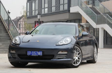 依舊是一部真正的保時捷 試駕Panamera 4