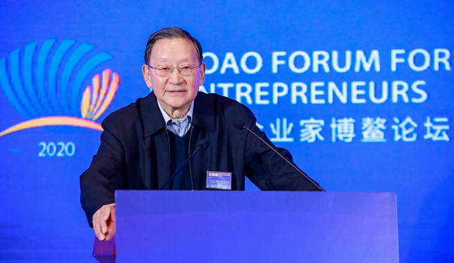 中國科學(xué)院院士，國際歐亞科學(xué)院院士，中國地源熱泵產(chǎn)業(yè)聯(lián)盟名譽(yù)理事長汪集暘演講