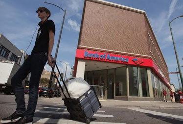 【美國(guó)銀行】計(jì)劃年底前裁員1.6萬(wàn)人 全面削減成本