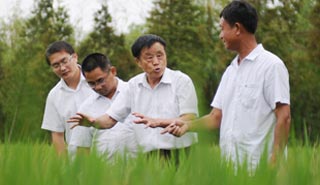 常熟市支塘鎮(zhèn)蔣巷村黨委書記常德盛：農民得實惠是我最大享受