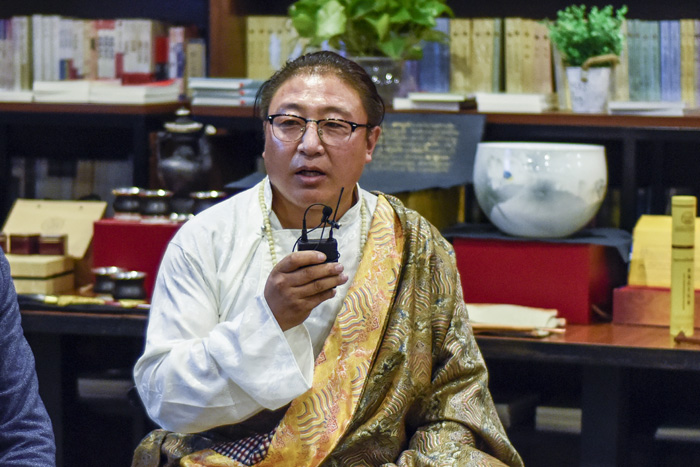 安久·白瑪群加：絕對不能為了錢做手藝的傳承人，傳承手藝是因為我們有傳承民族特色文化的責任，要時刻謹記這一份責任。