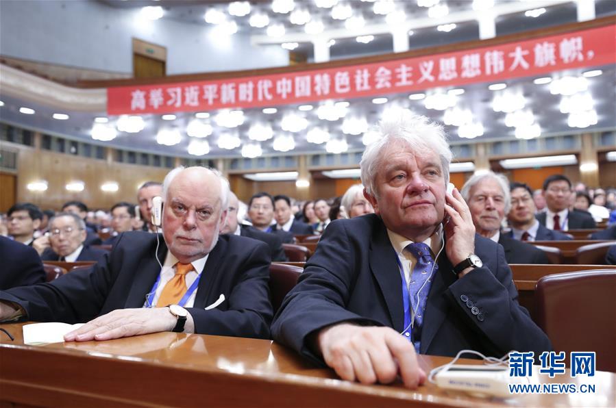 (新華全媒頭條·圖文互動(dòng))(3)向著建設(shè)世界科技強(qiáng)國的偉大目標(biāo)奮勇前進(jìn)!——習(xí)近平總書記在兩院院士大會(huì)上的重要講話引起熱烈反響之一