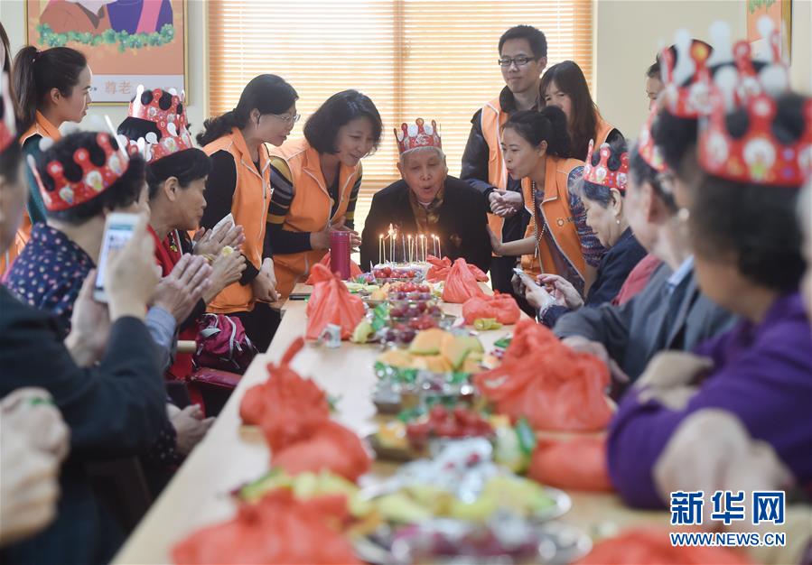 （奮進(jìn)新時代&middot;迎接兩會）（7）共享發(fā)展&mdash;&mdash;向共同富裕方向穩(wěn)步前進(jìn)