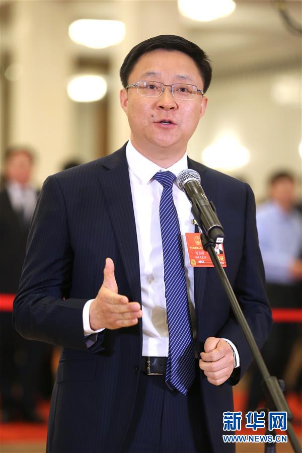 （兩會(huì)·XHDW）（11）全國人大代表接受采訪