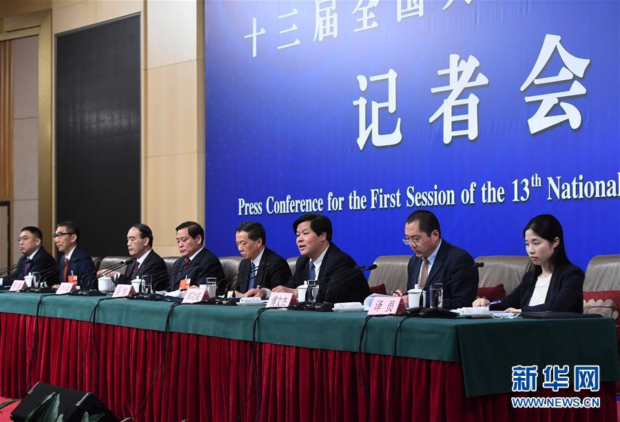 （兩會&middot;XHDW）（3）全國人大相關負責人就&ldquo;人大監督工作&rdquo;答記者問