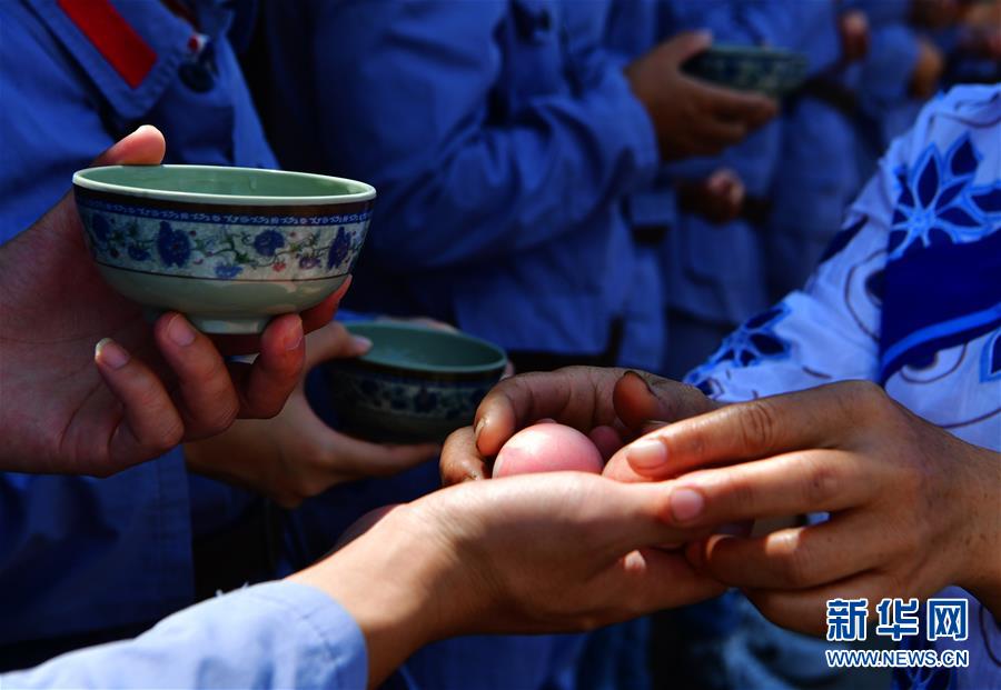 （新華全媒頭條·不忘初心、牢記使命——記者再走長征路·圖文互動）（4）風展紅旗如畫——來自長征出發地長汀、寧化的紅色信仰報告 