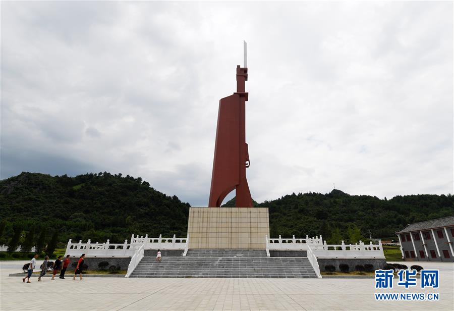 （壯麗70年·奮斗新時(shí)代——記者再走長征路·圖文互動(dòng)）（2）他們，找到了3000多個(gè)紅軍烈士的名字