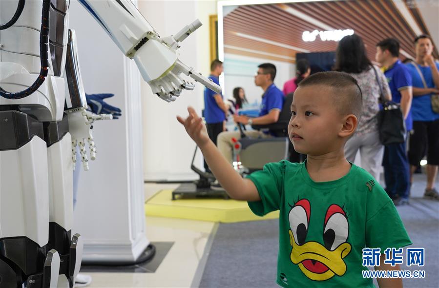 （新華全媒頭條&middot;壯麗70年&middot;奮斗新時代&mdash;&mdash;共和國發展成就巡禮&middot;圖文互動）（9）不渝的初心 壯麗的答卷&mdash;&mdash;革命老區江西70年發展巡禮