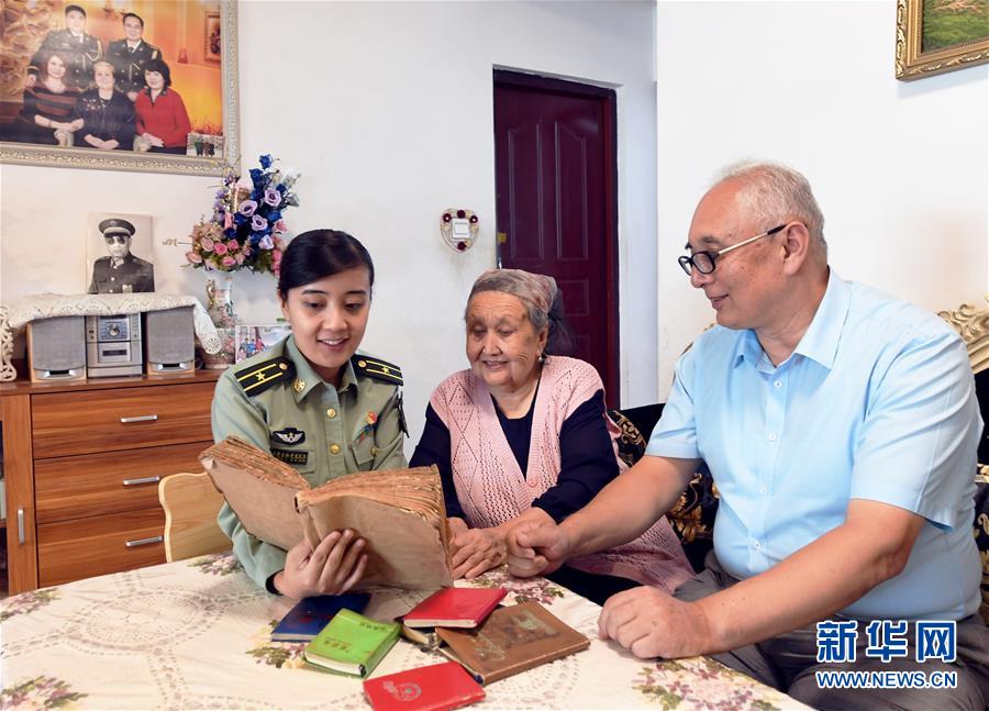 (圖文互動)(3)歷史的見證——陸軍邊海防學院維吾爾族女講師其曼古力一家三代守疆固邊記事
