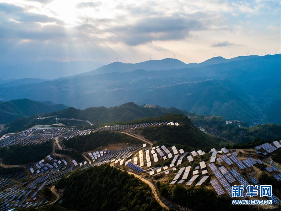 (壯麗70年·奮斗新時代——共和國發展成就巡禮·圖文互動)(1)從“用不上”到“有保障”——共和國能源業發展成就巡禮