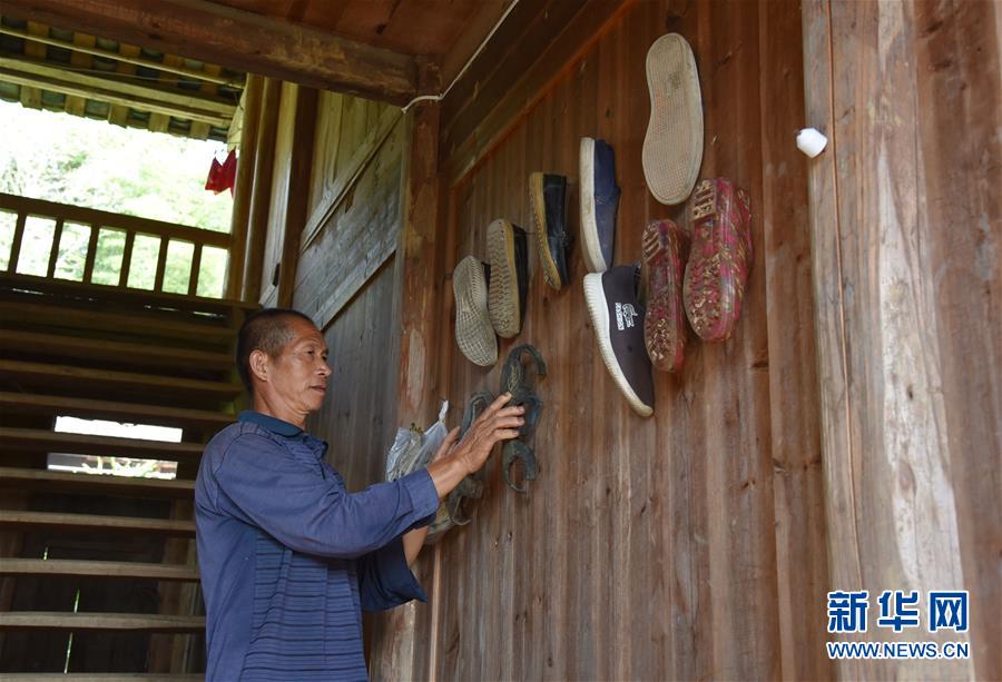 (愛(ài)國(guó)情 奮斗者·圖文互動(dòng))(4)貴州印江高石坎護(hù)林隊(duì):半輩子,以林場(chǎng)為家