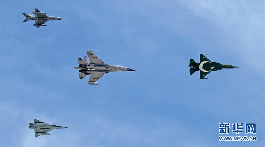 （新華全媒頭條·人民空軍70年·圖文互動(dòng)）（8）陽光照耀奮飛的航程——黨中央、中央軍委和習(xí)主席關(guān)心人民空軍建設(shè)發(fā)展紀(jì)實(shí)