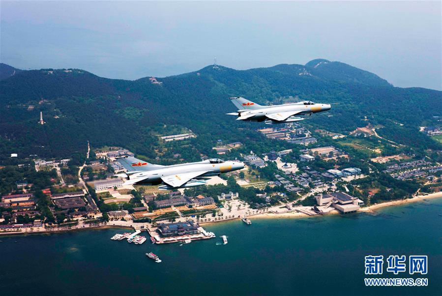 （新華全媒頭條·人民空軍70年·圖文互動(dòng)）（11）陽光照耀奮飛的航程——黨中央、中央軍委和習(xí)主席關(guān)心人民空軍建設(shè)發(fā)展紀(jì)實(shí)