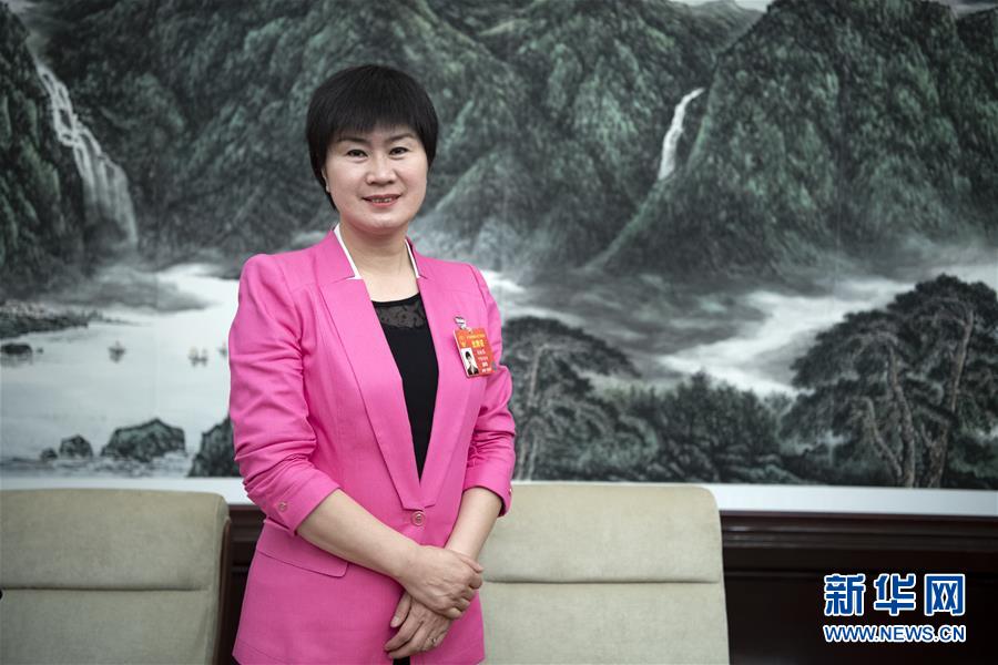 （兩會&middot;圖片故事）（10）全國人大代表馬恒燕：讓城鄉學生共享&ldquo;互聯網+教育&rdquo;優質資源