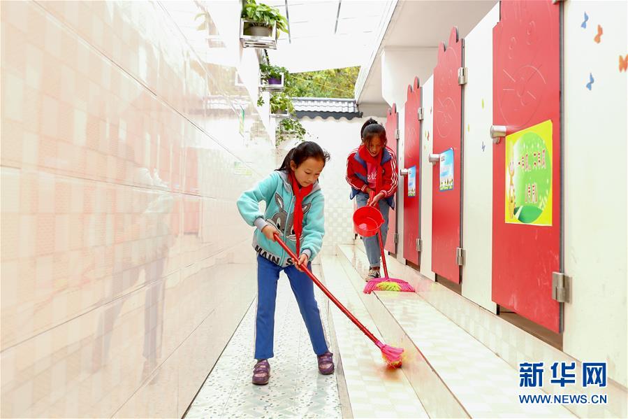 (新華全媒頭條·圖文互動(dòng))(7)上下同心再出發(fā)——習(xí)近平總書(shū)記同出席2019年全國(guó)兩會(huì)人大代表、政協(xié)委員共商國(guó)是紀(jì)實(shí)