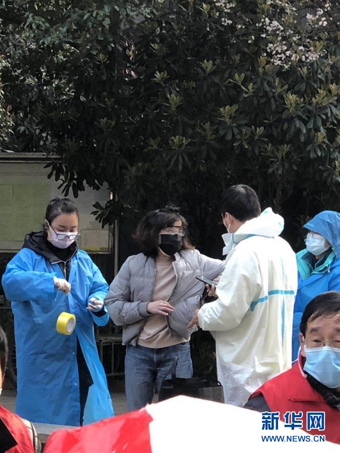 (新華全媒頭條·圖文互動)(7)武漢24小時(shí)