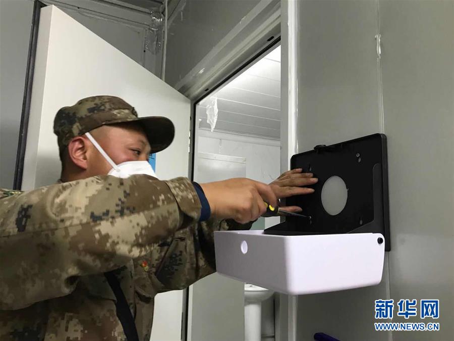 (新華全媒頭條·圖文互動)(10)武漢24小時(shí)