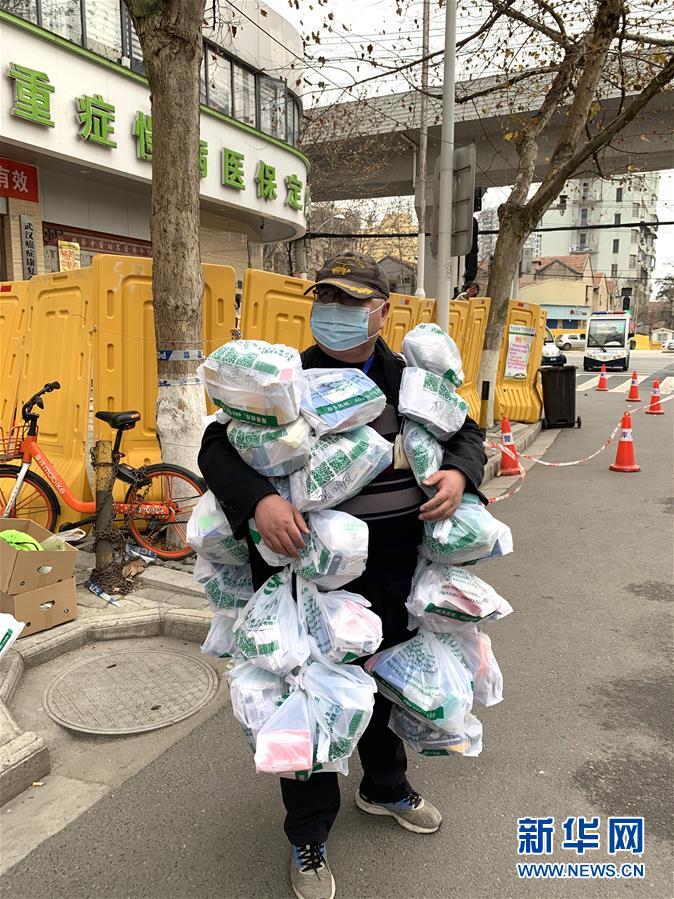 （新華全媒頭條·圖文互動）（8）一鼓作氣，不勝不休！——寫在疫情防控阻擊戰的關鍵時刻