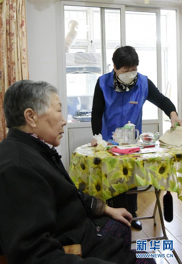 （在習(xí)近平新時(shí)代中國特色社會主義思想指引下——新時(shí)代新作為新篇章·習(xí)近平總書記關(guān)切事·圖文互動）（6）增強(qiáng)困難群眾對疫情影響的抵抗力