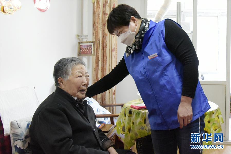 （在習(xí)近平新時(shí)代中國特色社會主義思想指引下——新時(shí)代新作為新篇章·習(xí)近平總書記關(guān)切事·圖文互動）（7）增強(qiáng)困難群眾對疫情影響的抵抗力