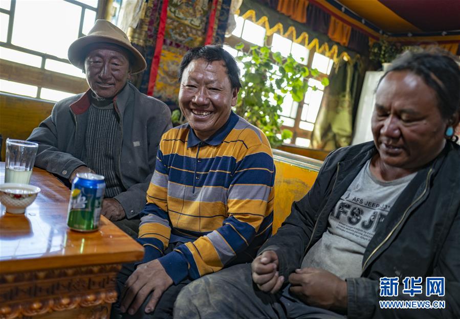 (圖文互動)(2)老農多吉和他的珠峰“牛頭旅館”