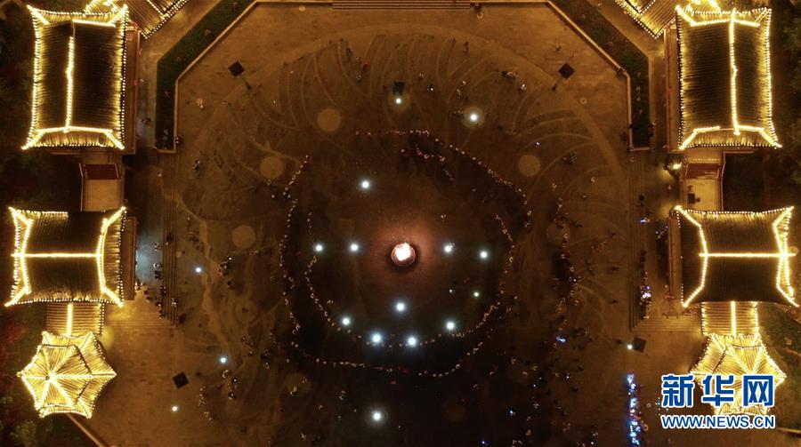 (決戰決勝脫貧攻堅·圖文互動)(2)阿妹戚托:大山里的“非遺”助搬遷群眾穩得住