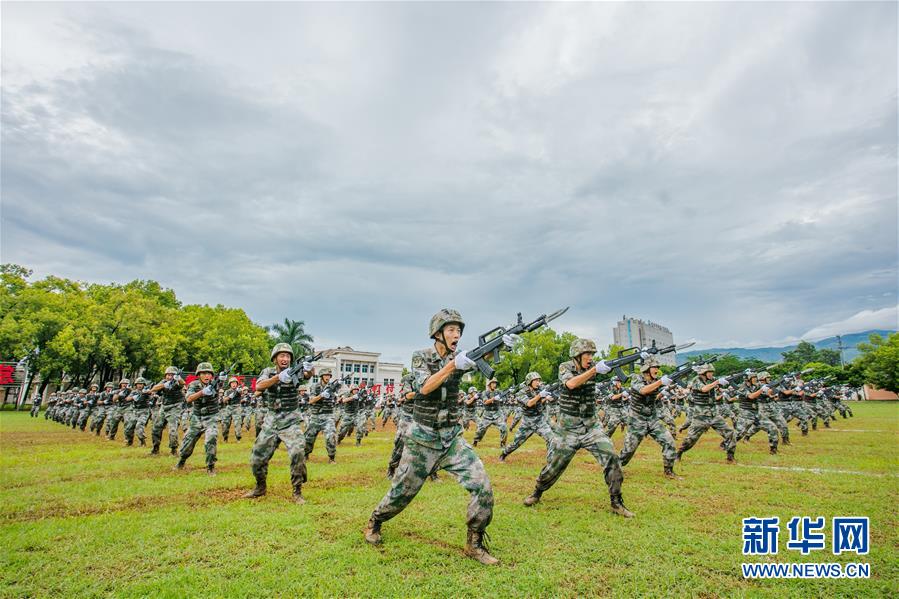 （在習近平強軍思想指引下·我們在戰位報告·圖文互動）（2）千里移防，鐵心跟黨走——南部戰區陸軍第75集團軍某紅軍旅政治建軍、練兵備戰記事