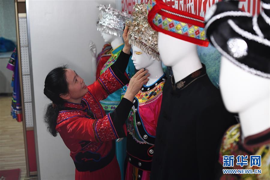 （兩會人物·圖文互動）（5）帶娃、賺錢兩不誤——一位農民工代表眼中的脫貧新工作