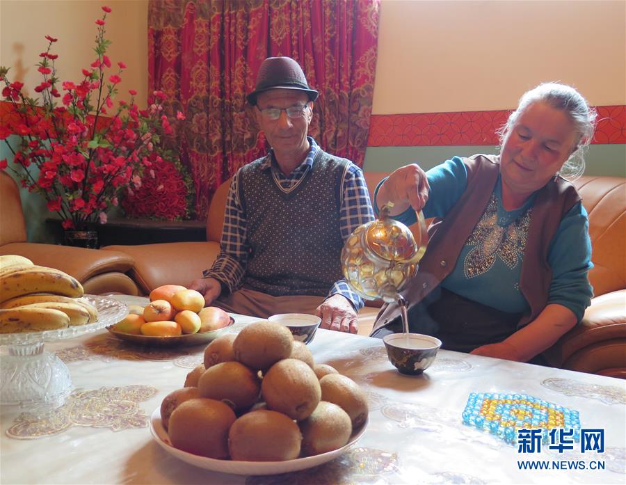 （新華全媒頭條·圖文互動）（12）春天里的5個“戰(zhàn)貧”瞬間——習近平總書記關(guān)于脫貧攻堅決策部署指引攻克最后的深貧堡壘