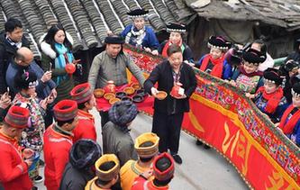 新起點(diǎn)，書(shū)寫新時(shí)代的新答卷——從2018年全國(guó)兩會(huì)看決勝全面建成小康社會(huì)