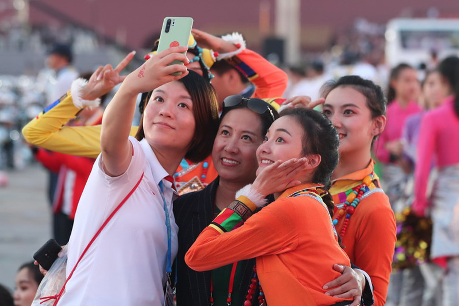 今晚，我們歡聚在天安門廣場