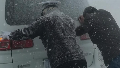 “冰雕”交警找到了！致敬戰斗在抗風雪一線的交警