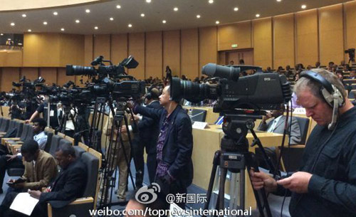 李克強(qiáng)即將在非盟總部發(fā)表演講，請柬“一柬難求”。圖片來源：“新國際”微博。