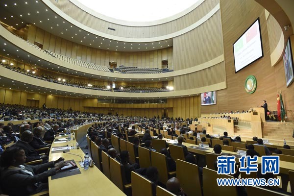  5月5日，中國國務院總理李克強在位于亞的斯亞貝巴的非洲聯(lián)盟總部發(fā)表題為《開創(chuàng)中非合作更加美好的未來》的演講。 新華社記者 李學仁 攝 