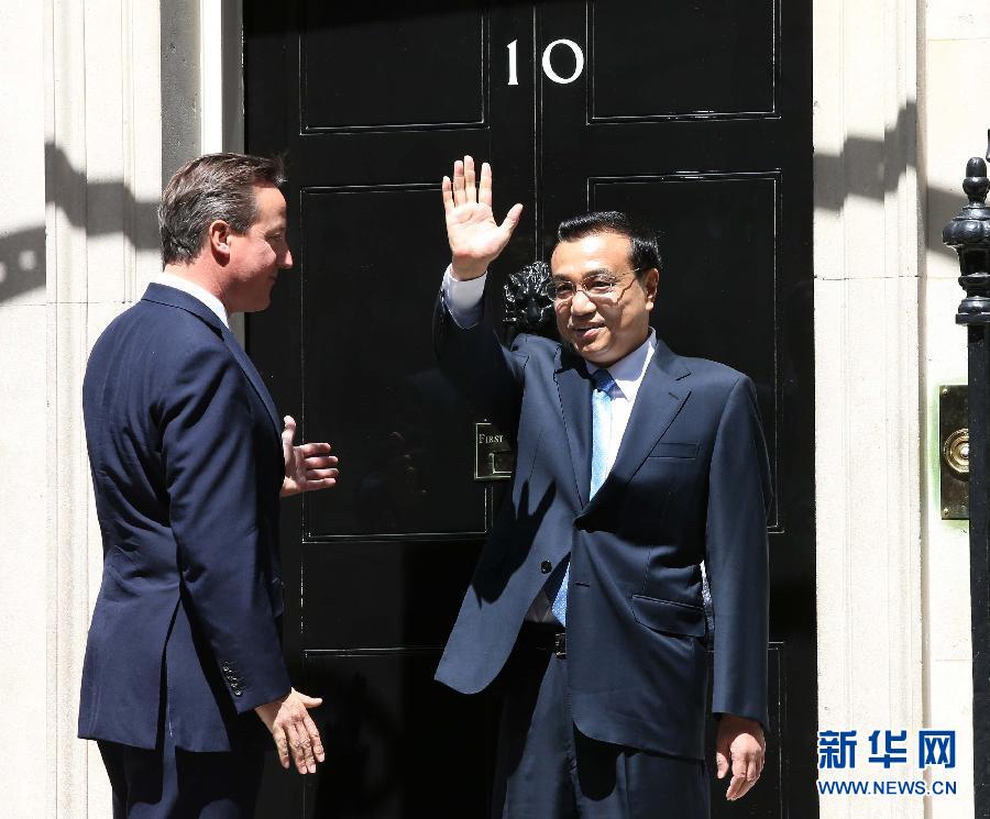 6月17日，中國國務(wù)院總理李克強(qiáng)在倫敦唐寧街10號首相府同英國首相卡梅倫舉行中英總理年度會晤。新華社記者 龐興雷 攝
