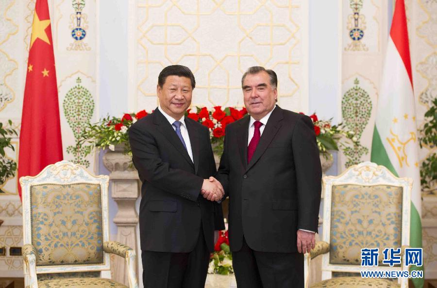 9月13日，國家主席習近平在杜尚別同塔吉克斯坦總統拉赫蒙舉行會談。 新華社記者黃敬文攝 
