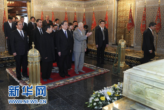 11月4日，中國全國政協主席俞正聲在拉巴特拜謁穆罕默德五世墓。新華社記者 張鐸 攝