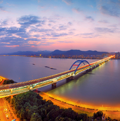 建造一座通往未來(lái)的寬廣橋梁